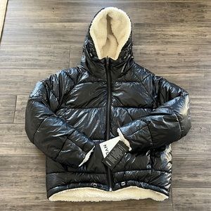 NWT NVLT Anthropologie semi cropped black puffer reversible sherpa